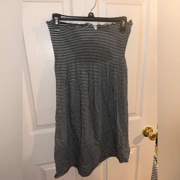 Old Navy Dresses & Skirts - 🌻 Old Navy - Juniors Medium -Strapless Summer Dress